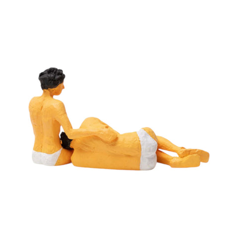 2 SELETTI RESIN STATUETTEN LOVE IS A VERB THEO&ELENA ART. 09005