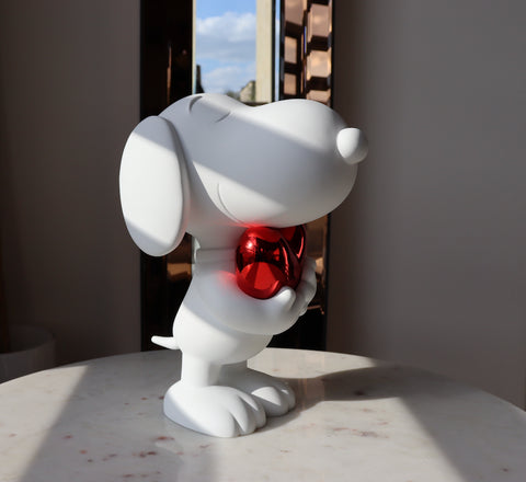 SCULPTURE SNOOPY HEART WHITE & RED 27 CM PEAST02501MAMERO LEBLON DELIENNE WHITE