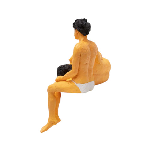 2 SELETTI RESIN STATUETTEN LOVE IS A VERB THEO&ELENA ART. 09005