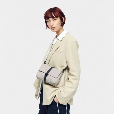 UMHÄNGETASCHE TAUPE ART. CB101 GASTON LUGA WEISS