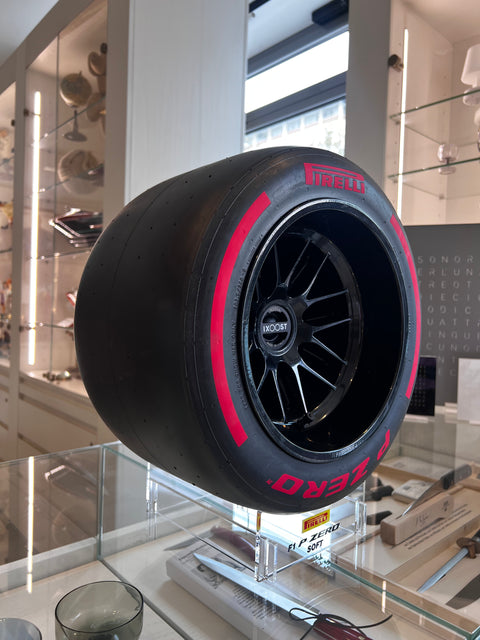 PIRELLI F1 IXOOST ROTER UND SCHWARZER LAUTSPRECHER