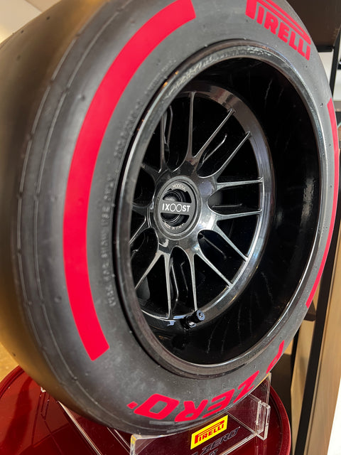 PIRELLI F1 IXOOST ROTER UND SCHWARZER LAUTSPRECHER