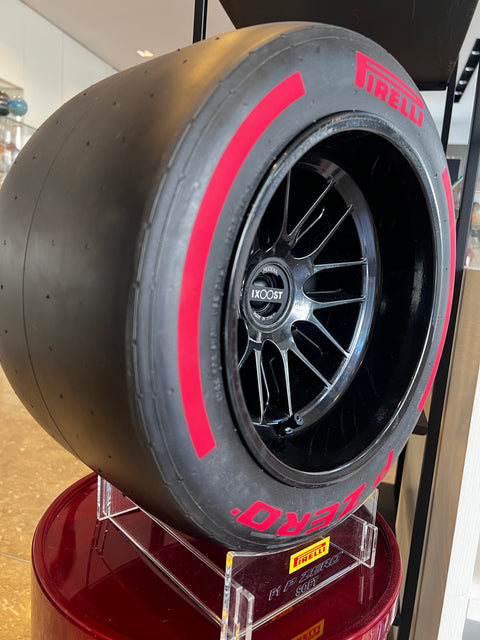 PIRELLI F1 IXOOST ROTER UND SCHWARZER LAUTSPRECHER