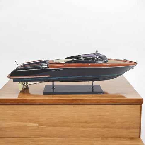 RIVA AQUARIVA 56 CM 1:18 KIADE