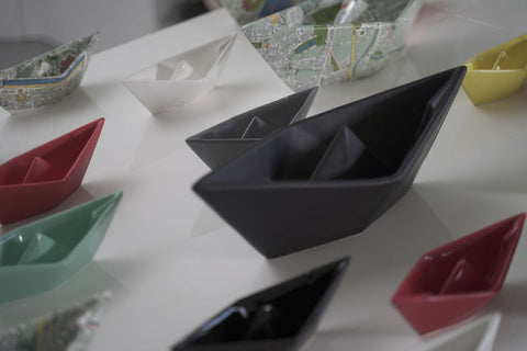 BARCHETTA ORIGAMI PICCOLA NERO CERAMICHE CRESCENTINI ART. 2369
