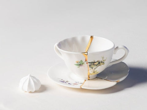 SELETTI WEISSES KINTSUGI-TEESET AUS PORZELLAN MIT TASSE UND UNTERTASSE 09647