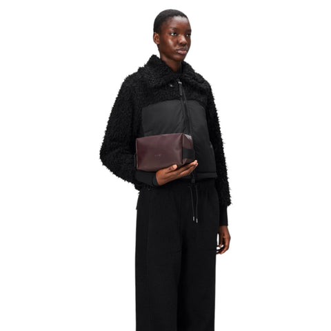 KLEINER KOSMETIKTASCHE W3 15580 RAINS DEPTH BORDEAUX