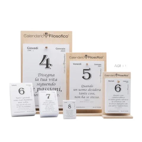 CALENDARIO FILOSOFICO FORMATO A5 C/SUPPORTO IN LEGNO