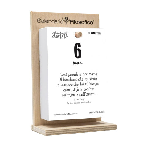 CALENDARIO FILOSOFICO DONNE 10X14 CM CON SUPPORTO IN LEGNO