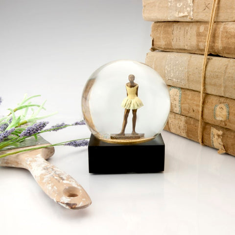 COOL SNOW GLOBE DANCER CS164